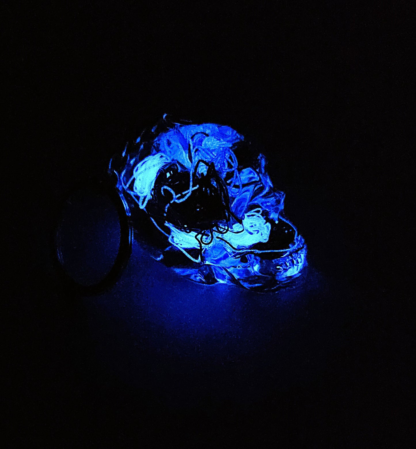 Luminous Resin Skull: A Haunting Glow for Halloween and Day of the Dead